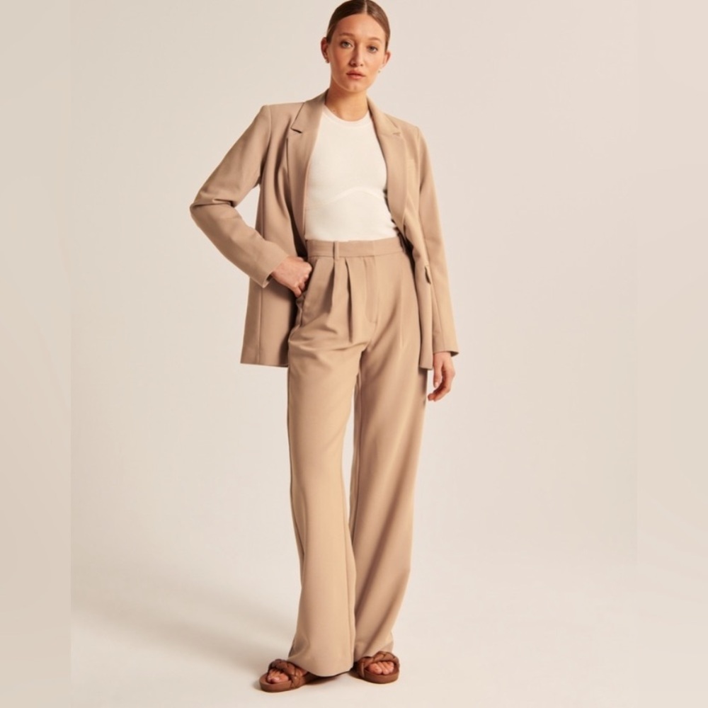 Abercrombie & Fitch Sloane Tailored Pant curve love size 31 short